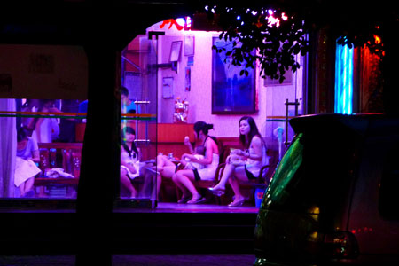 Prostitutes in a hair dresser in Shenzhen