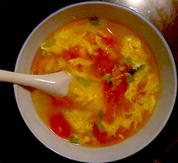Tomato Egg Soup (Fānqié dàn tāng - 番茄蛋汤)