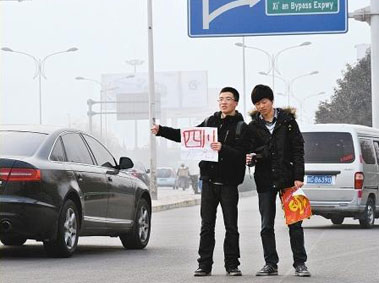 Shanghai to Lanzhou for Free: Student Hitchhikes Home for Spring Festival