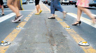 Jaywalkers in Shanghai Now Subject to Demeaning Podium Punishment