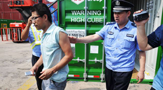 Drunk Qingdao Man Wakes Up Trapped in Container Destined for US