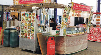London Noodle Sellers Praise UK “Chengguan”; A Lesson for China? 