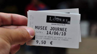 Chinese Fake Ticket Scam Discovered at the Louvre, Paris