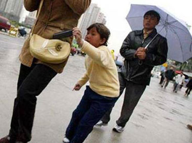 One Hand in Your Pocket: How to Stay Safe from Pickpockets in China