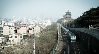 Shopping and Attractions Along Wuhan’s Metro Line 2