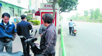 E-Bike Riding Foreigner Crashes into Local, Makes News for Not Being Respectful