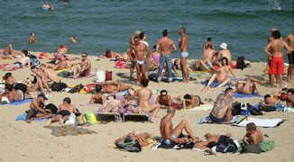 Police Put a Stop to Sanya’s Nudist Beach