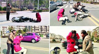 Man Takes Photo of Traffic Accident Before Helping 