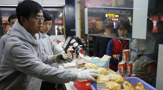 Four Beijing IT Guys Become Street Food Vendors, Make 10,000 RMB a day