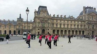 Chinese Aunties Dancing at Louvre Cause Online Controversy