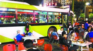 Beijing Restaurant Sets Up Restaurant Bus to Skirt Outdoor Dining Ban