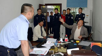 Hunan Farmers Dress up as UN Officials to Bust Cousin out of Jail