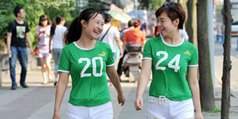 Sichuan Restaurant Hires World Cup Delivery Girls Based on Their Bra Size