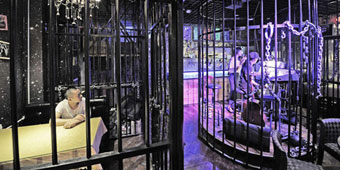 Jail-themed Restaurant Opens in Tianjin
