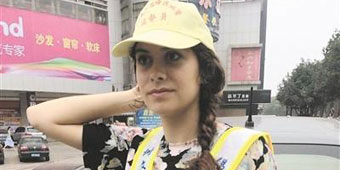 21 Year Old British Girl Becomes Road Safety Monitor in Hunan