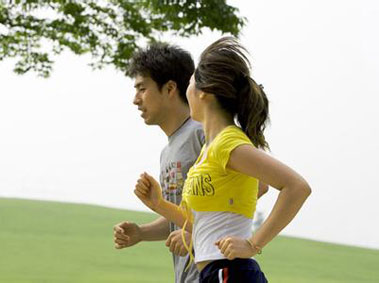 Young Man Earns 3,000 Yuan a Month as Running Partner for Women and Students