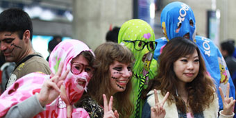 Beijing Subway Avoids Mass Panic: Halloween Costumes and Make-Up Banned