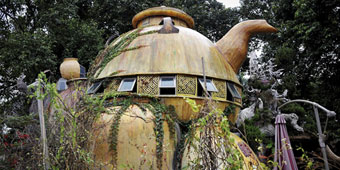 Artist Tired of City Life, Moves into Tea Pot House 