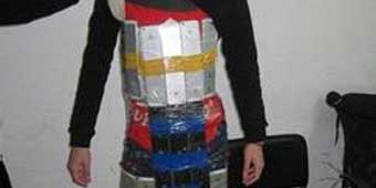 Fail: ‘Apple Man’ Caught Smuggling 94 iPhones Strapped to Body Mocked by Netizens