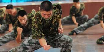 Soldiers who Gain Weight Barred from Promotions