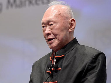 Lee Kuan Yew: If China Becomes a Western-style Democracy, It Will Collapse 