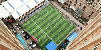 Zhengzhou Friends Build Awesome Rooftop Football Field 