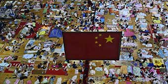 Hundreds of Wuhan University Students Flee Stifling Dorm Rooms
