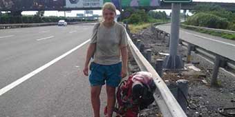 Police Pick Up Danish Girl Trying to Hitchhike to Hangzhou on Highway