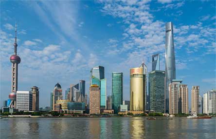 Shanghai Named China’s Top City for Expats and Business