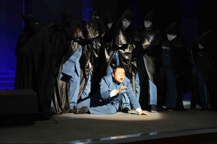 Chinese Man Steals to Join Shanghai Prison Theatre Group