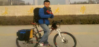 Student in Xi’an Bikes to Chengdu to Return Home for Spring Festival