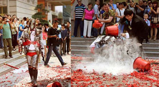 Zhengzhou Couple Hold “Resident Evil” Style Wedding Ceremony