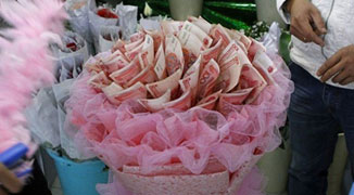 Fed Up of Hongbaos? This Flower Shop in Xi’an Can Make You a Cash Bouquet