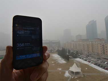 Why Does the U.S. Embassy Report Higher Pollution Levels than Beijing's Monitoring Center? 