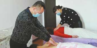 Man Causes Scandal in Chengdu by Joining Class for Lactation Aids 