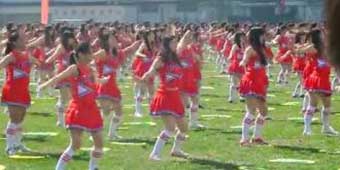 Students Complain about Cheerleader Uniforms for Peking University Aerobics Class 