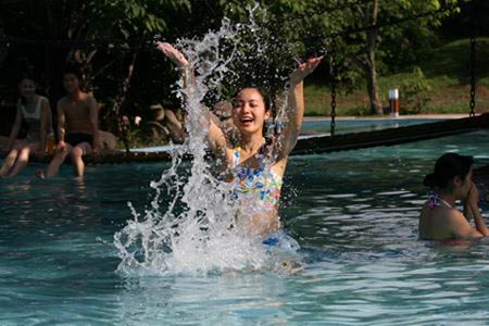 Download Soak Your Worries Away in Chengdu's Hot Springs